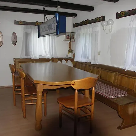 Gemuetliches In Haberbuehl Mit Grosser Terrasse Hébergement de vacances *
